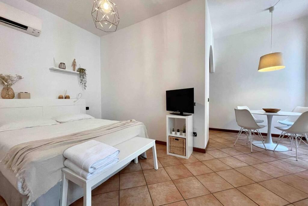 Unconventional Apartment: Centro Storico Con Bici มานโตวา ภายนอก รูปภาพ